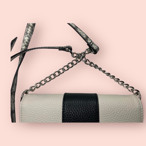 Nine West Aleksei Crossbody Wallet - Picture 2 of 4